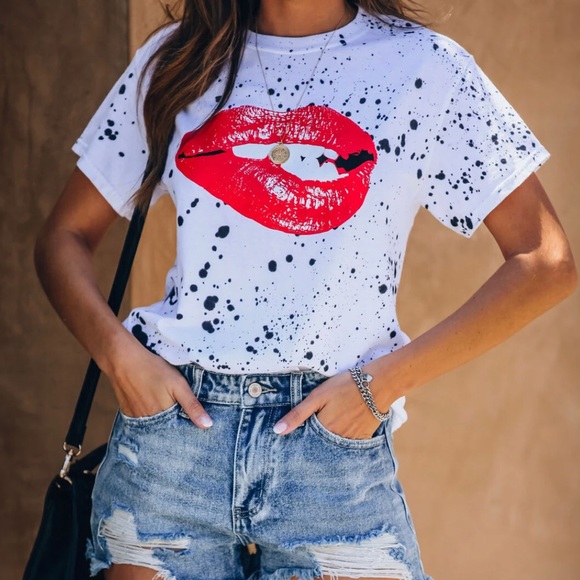 Vici Tops - SPLATTER PAINT BITING LIPS COTTON TEE